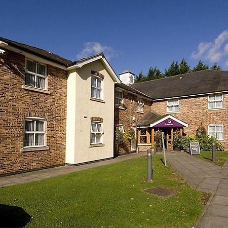 Premier Inn Wrexham North Экстерьер фото