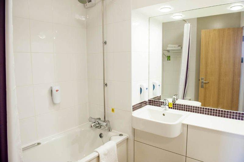 Premier Inn Premier Inn Wrexham North Экстерьер фото